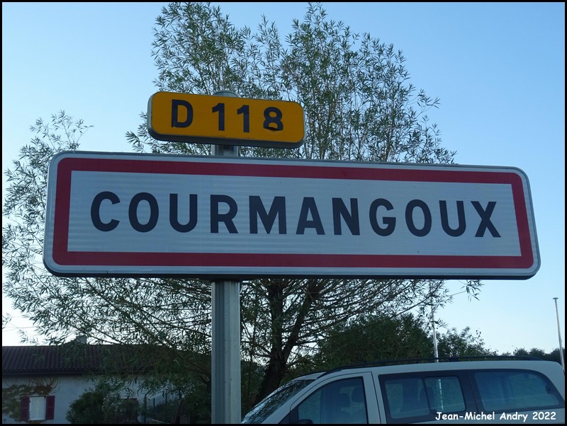 Courmangoux 01 - Jean-Michel Andry.jpg