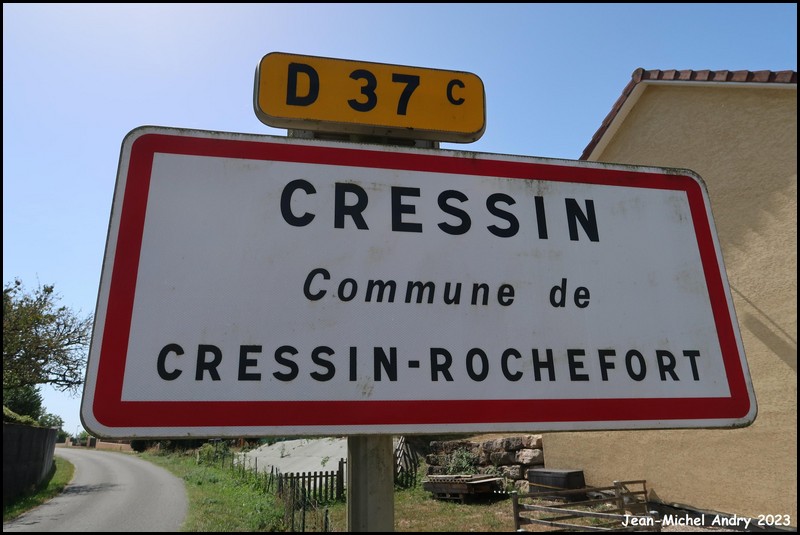 Cressin-Rochefort 1 01 - Jean-Michel Andry.jpg