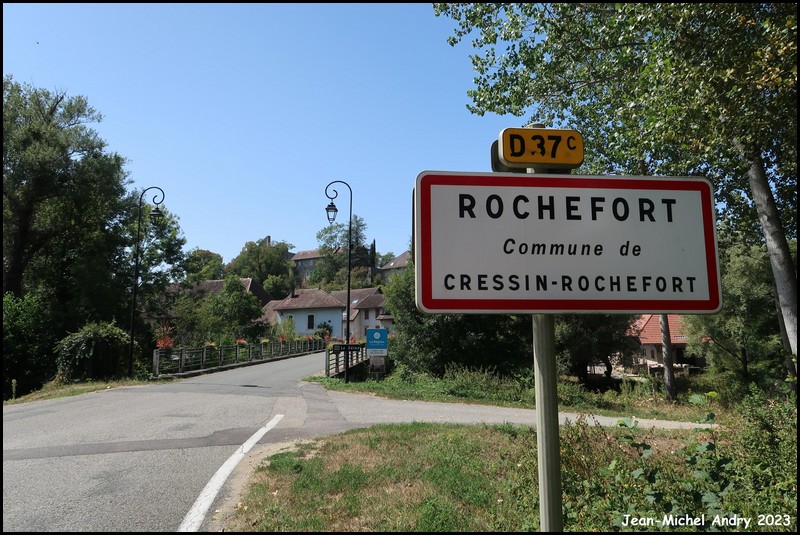 Cressin-Rochefort 2 01 - Jean-Michel Andry.jpg