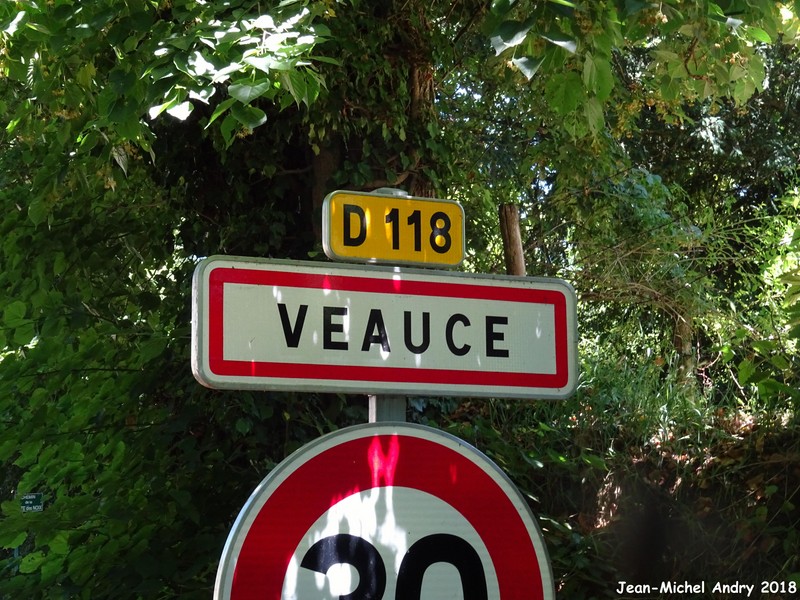 Veauce  03 - Jean-Michel Andry.jpg