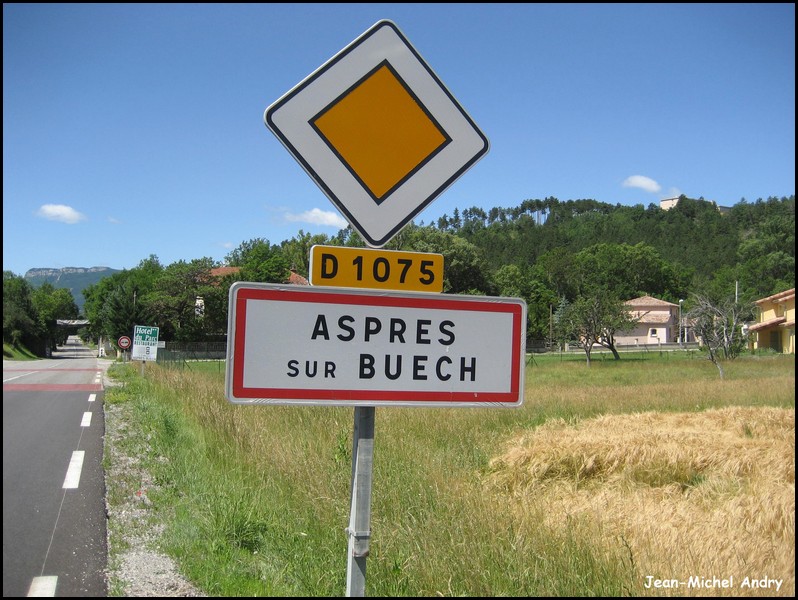 Aspres-sur-Buech 05 - Jean-Michel Andry.jpg