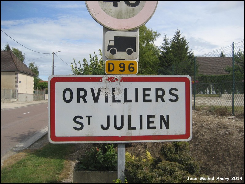 Orvilliers-Saint-Julien 10 - Jean-Michel Andry.jpg