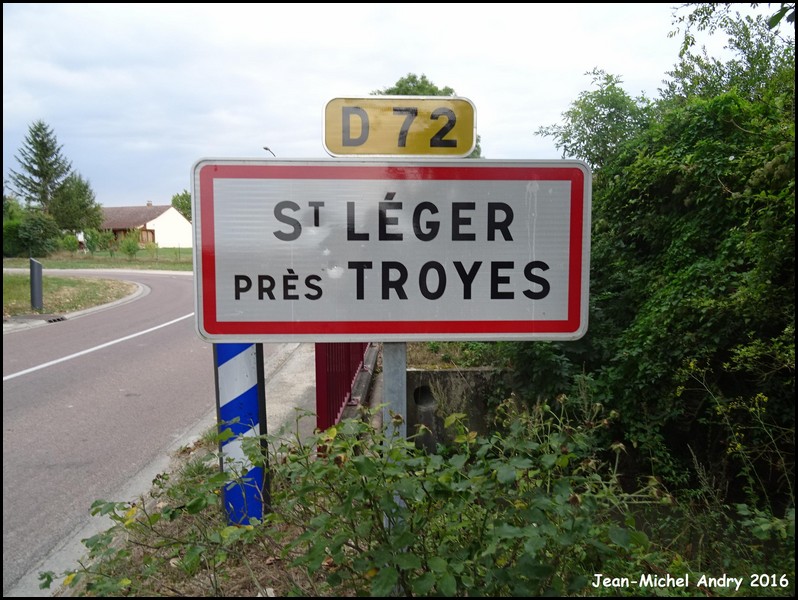 Saint-Léger-près-Troyes 10 - Jean-Michel Andry.jpg