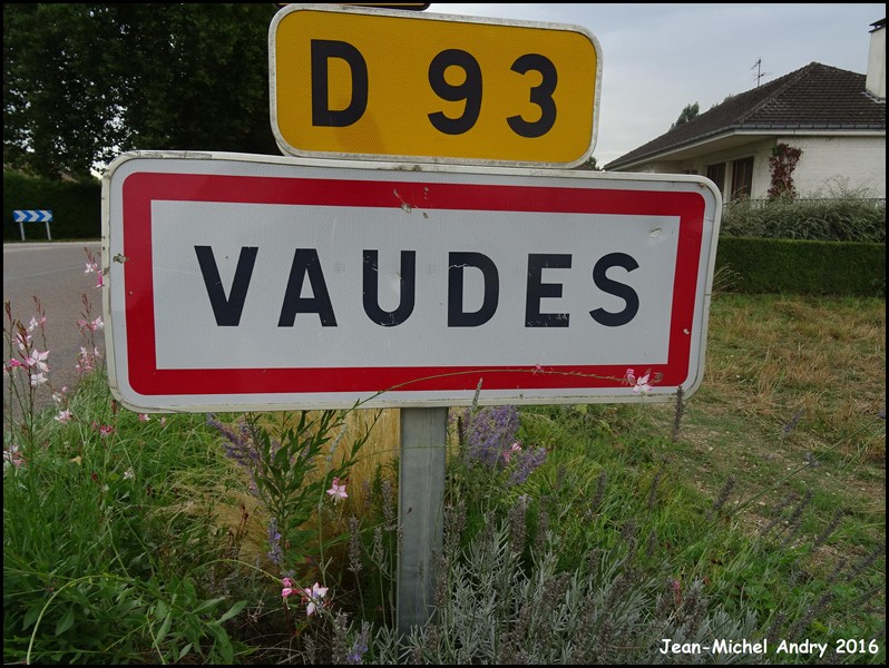 Vaudes 10 - Jean-Michel Andry.jpg