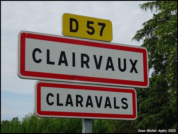 Clairvaux-d'Aveyron 12 - Jean-Michel Andry.jpg