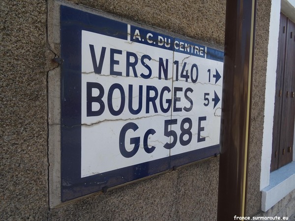 Bourges (Asnières).JPG