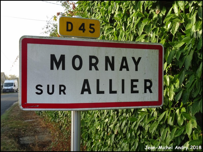 Mornay-sur-Allier 18 - Jean-Michel Andry.jpg