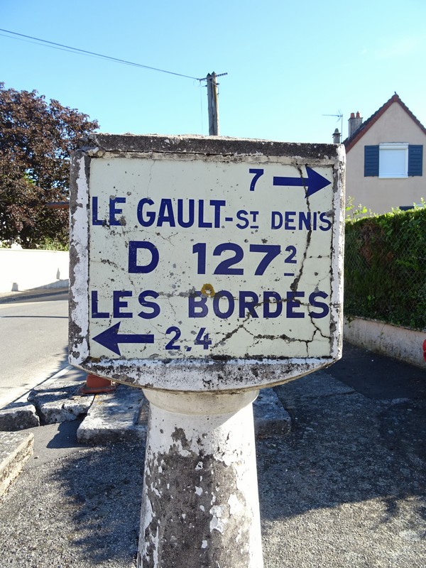Fresnay-le-Comte (4).JPG