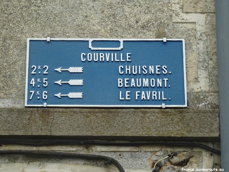 Courville-sur-Eure .JPG