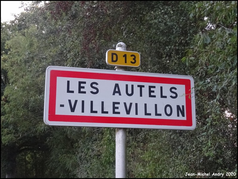 Les Autels-Villevillon 28 - Jean-Michel Andry.jpg