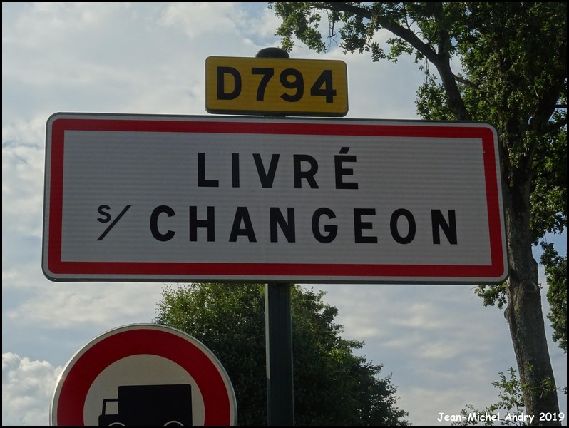 Livré-sur-Changeon 35 - Jean-Michel Andry.jpg