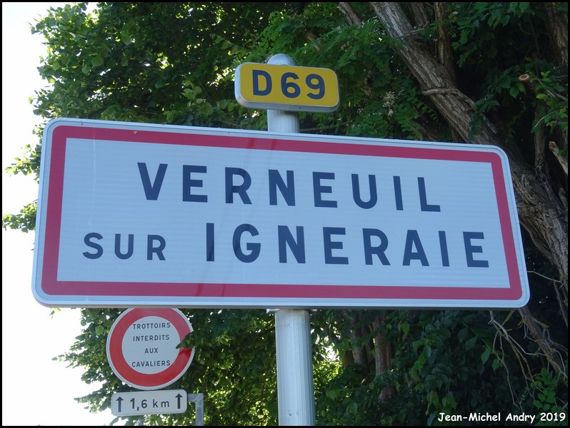 Verneuil-sur-Igneraie 36 - Jean-Michel Andry.jpg