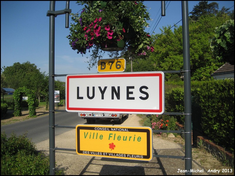 Luynes  37 - Jean-Michel Andry.jpg