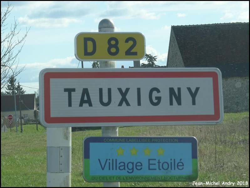 Tauxigny  37 - Jean-Michel Andry.jpg