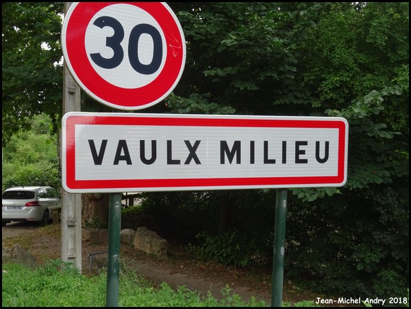 Vaulx-Milieu 38 - Jean-Michel Andry.jpg