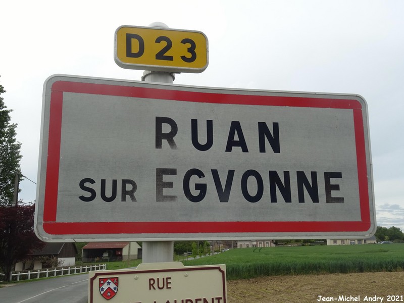 Ruan-sur-Egvonne 41 - Jean-Michel Andry.jpg