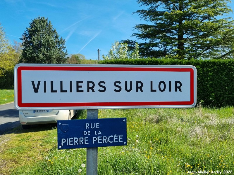 Villiers-sur-Loir  41 - Jean-Michel Andry.jpg
