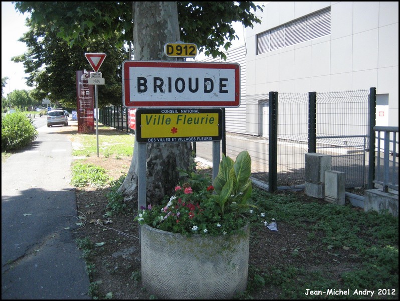 Brioude 43 - Jean-Michel Andry.jpg