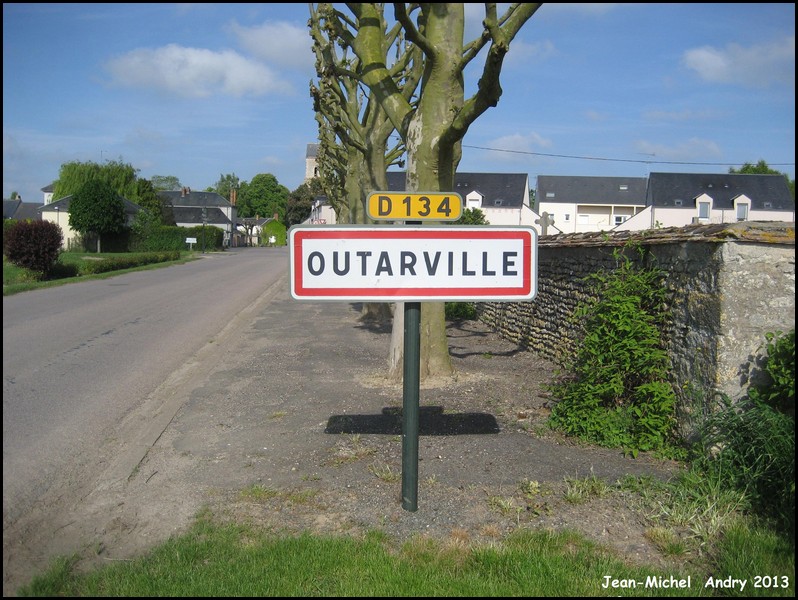 Outarville 45 - Jean-Michel Andry.jpg