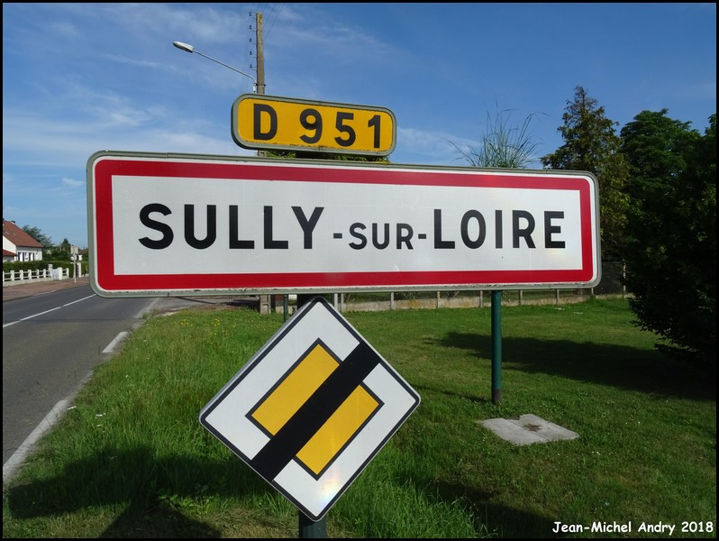 Sully-sur-Loire 45 - Jean-Michel Andry.jpg