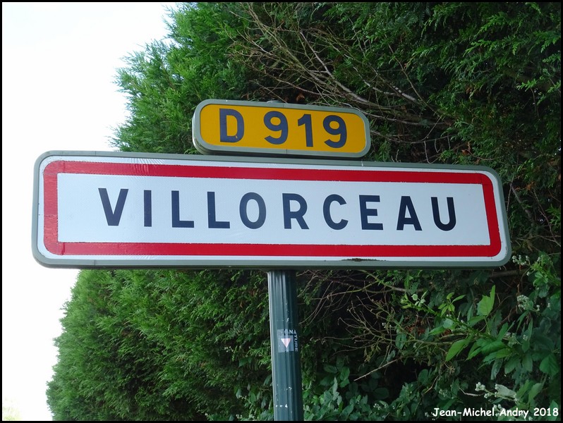 Villorceau 45 - Jean-Michel Andry.jpg