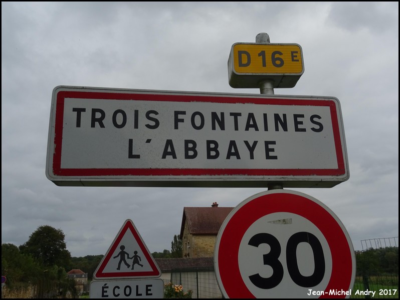 Trois-Fontaines-l'Abbaye 51 - Jean-Michel Andry.jpg