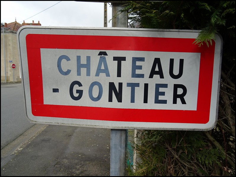 Chateau-Gontier 53 - Jean-Michel Andry.jpg