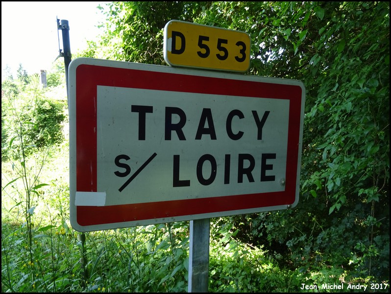 Tracy-sur-Loire 58 - Jean-Michel Andry.jpg