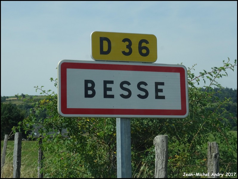 Besse-et-Saint-Anastaise_1 63 - Jean-Michel Andry.jpg