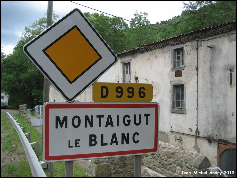 Montaigu-le-Blanc 63 - Jean-Michel Andry.jpg