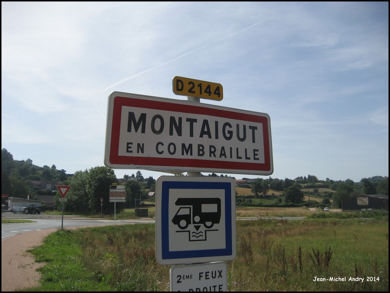 Montaigut 63 - Jean-Michel Andry.jpg