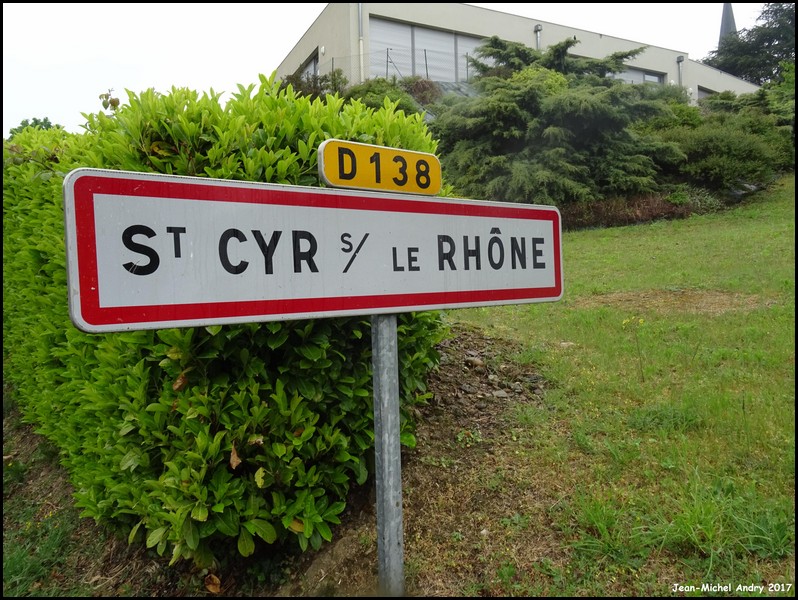 Saint-Cyr-sur-le-Rhône  69 - Jean-Michel Andry.jpg