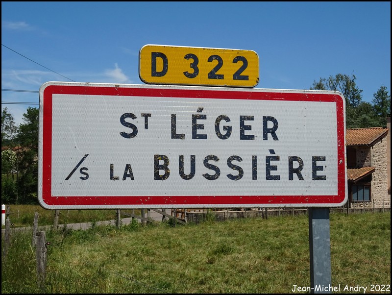 Saint-Léger-sous-la-Bussière 71 - Jean-Michel Andry.jpg