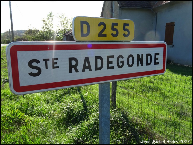 Sainte-Radegonde 71 - Jean-Michel Andry.jpg