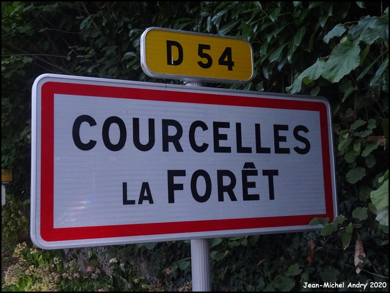 Courcelles-la-Forêt 72 - Jean-Michel Andry.jpg