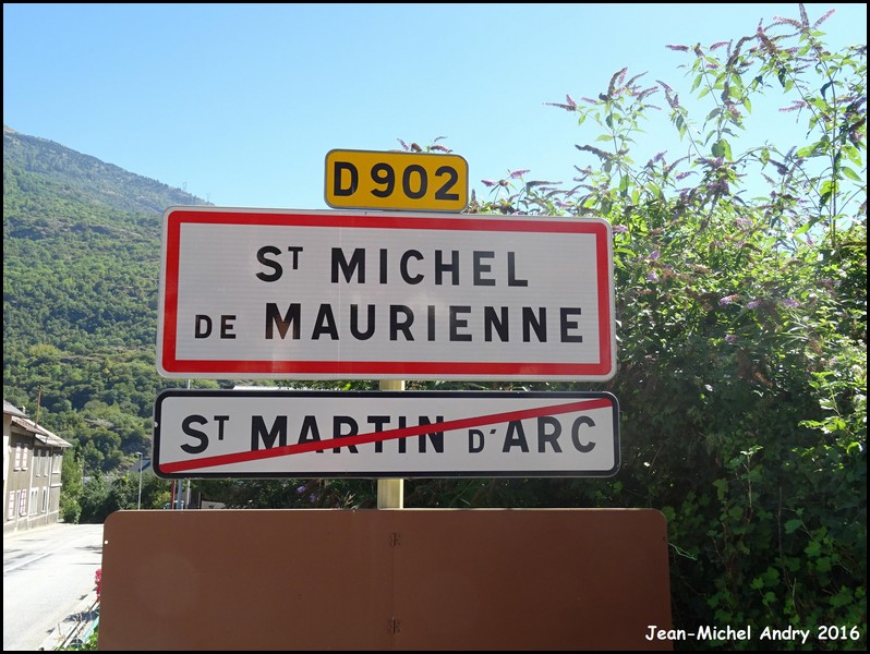 Saint-Michel-de-Maurienne 73 - Jean-Michel Andry.jpg