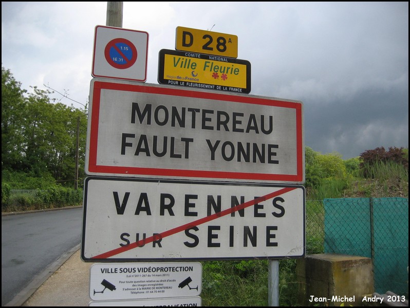 Montereau-Fault-Yonne 77 - Jean-Michel Andry.jpg