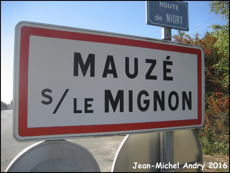 Mauzé-sur-le-Mignon 79 - Jean-Michel Andry.jpg