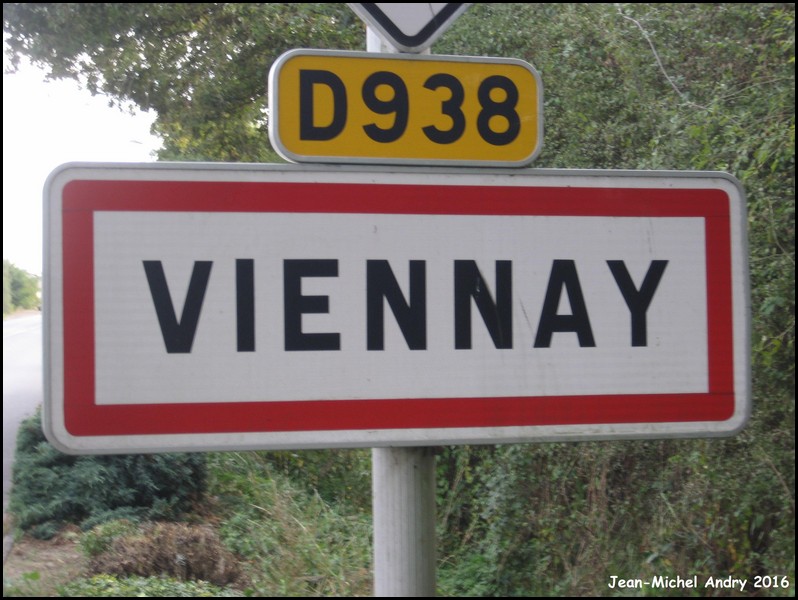 Viennay 79 - Jean-Michel Andry.jpg