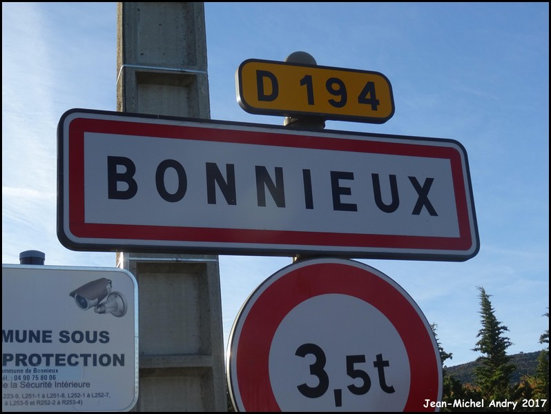 Bonnieux 84 - Jean-Michel Andry.jpg
