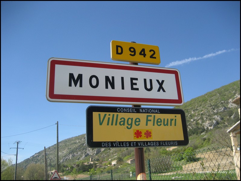 Monieux 84 - Jean-Michel Andry.jpg