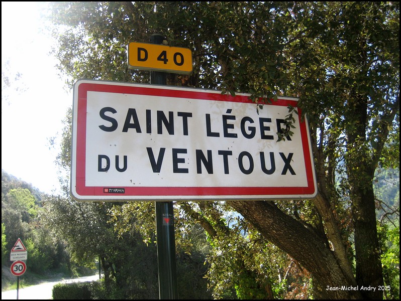 Saint-Léger-du-Ventoux 84 - Jean-Michel Andry.jpg