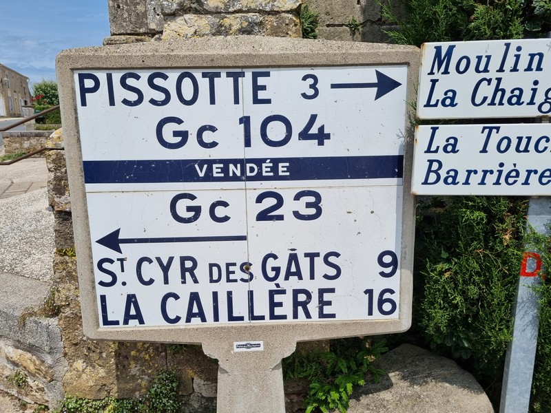 Poteau Sérigné .jpg