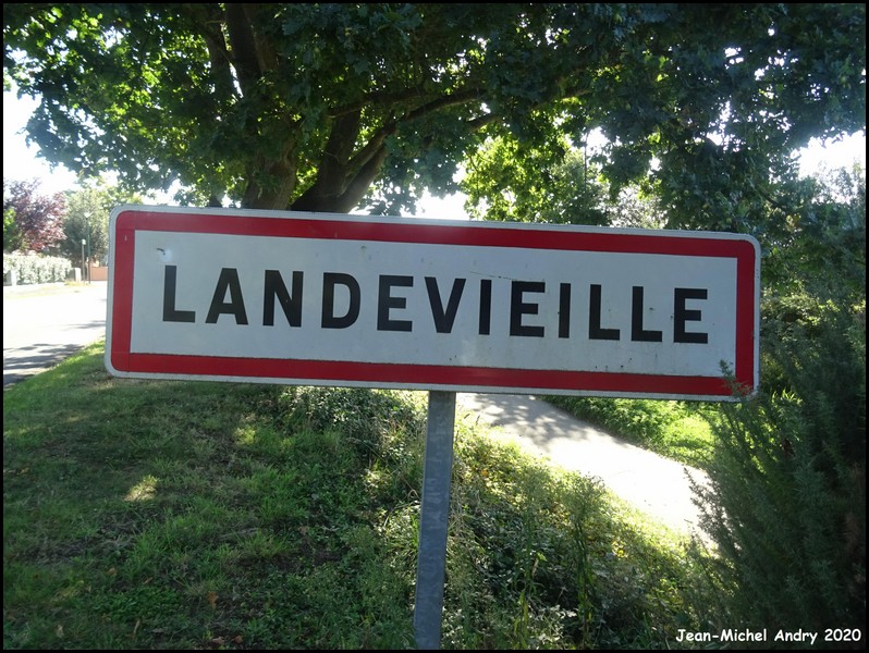 Landevieille 85 - Jean-Michel Andry.jpg