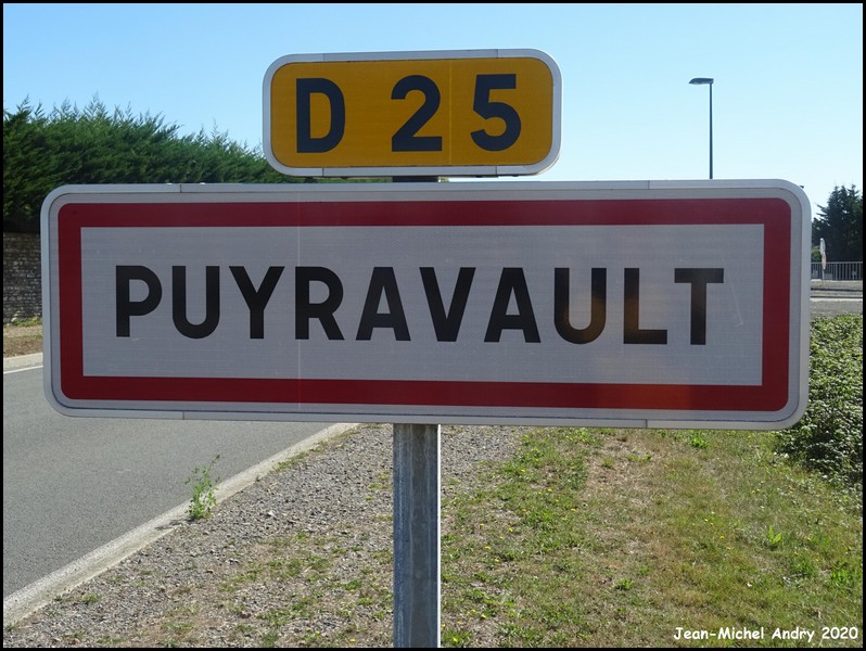 Puyravault 85 - Jean-Michel Andry.jpg