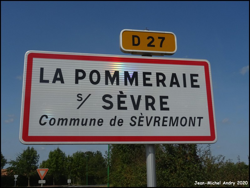 4La Pommeraie-sur-Sèvre 85 - Jean-Michel Andry.jpg