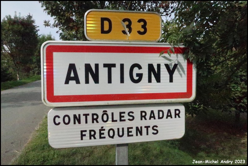 Antigny 86 - Jean-Michel Andry.jpg