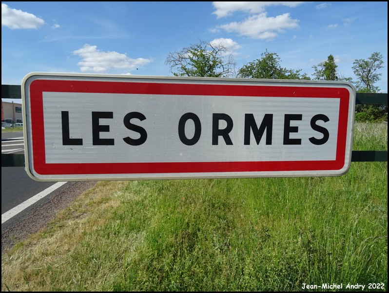Les Ormes 86 - Jean-Michel Andry.jpg