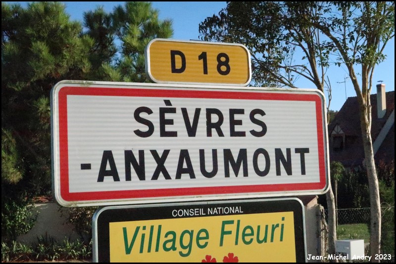 Sèvres-Anxaumont 86 - Jean-Michel Andry.jpg