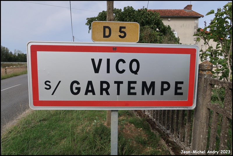 Vicq-sur-Gartempe 86 - Jean-Michel Andry.jpg